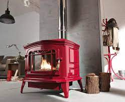 Купить Печь-камин Invicta Bradford красная эмаль в интерьере чугунная в Могилеве в Могилеве