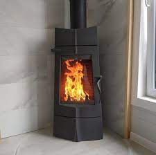 Печь-камин чугунный Invicta Chamane 14 в интерьере Амазонка бай фото  в Могилеве