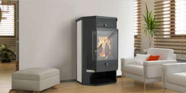 Стальной недорогой камин с дровницей Теплодар Румба фото в интерьере в Могилеве