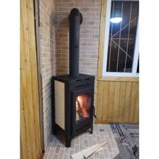 Недорогой камин со стеклом Бавария Оптима с плитой фото в интерьере в Могилеве