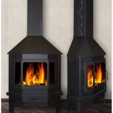 Стальной недорогой камин Бавария Мюнхен с большим стеклом фото в интерьере в Могилеве