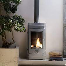 Печь-камин Invicta Chatel чугун в интерьере Амазонка бай фото в Могилеве