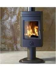 Печь-камин чугунный Invicta Mesnil в интерьере Амазонка бай фото в Могилеве