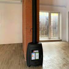 Печь-камин чугунный Invicta La Borne 2 в интерьере Амазонка бай фото в Могилеве